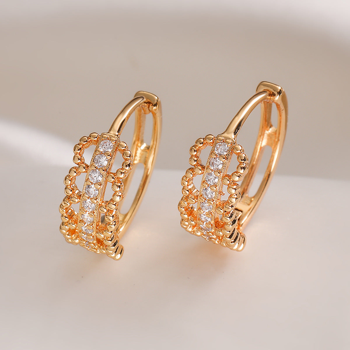 Orecchini a cerchio geometrici minimalisti in rame placcato oro 18 carati con zirconi, da donna