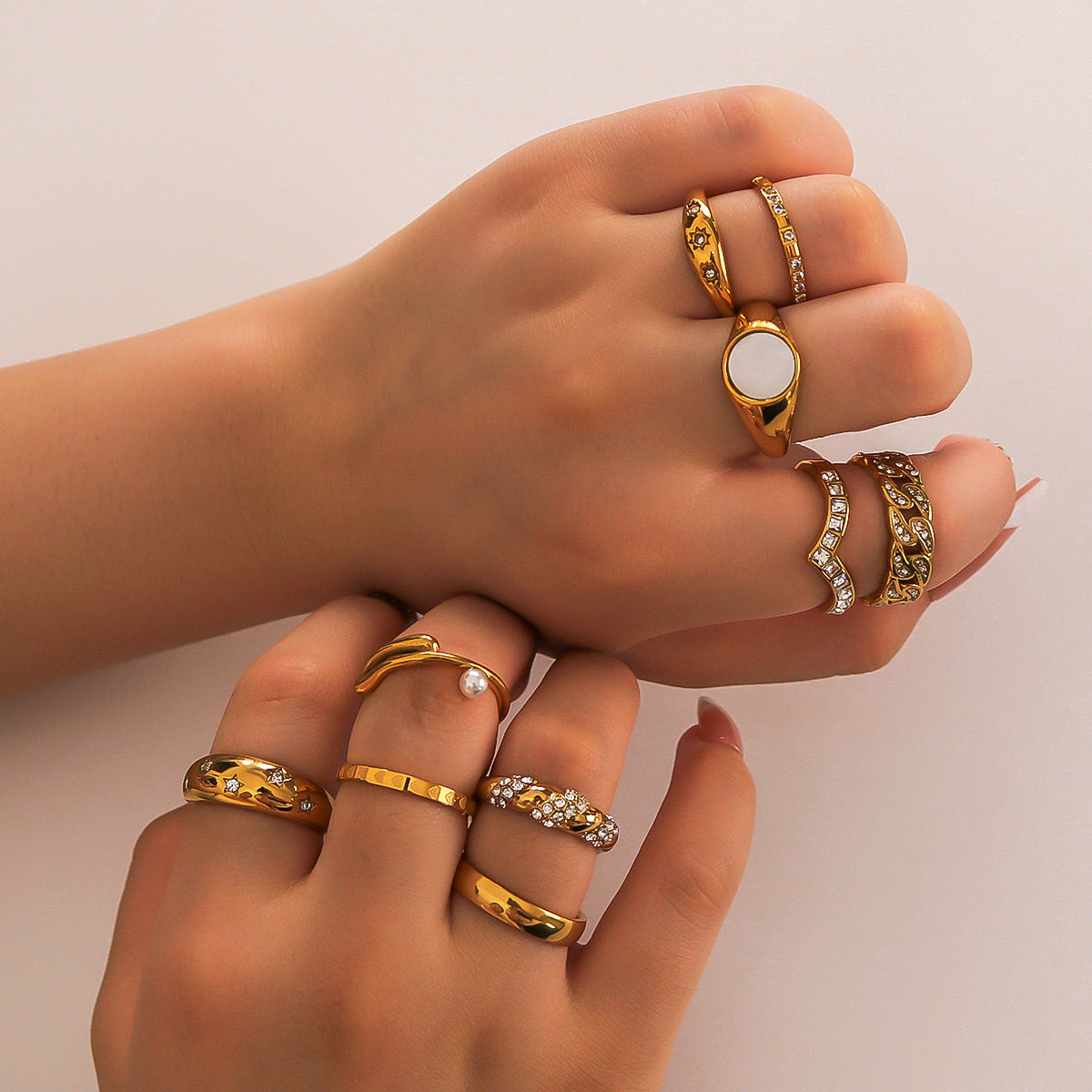 Elegante Anello in Acciaio Inossidabile con Trama Intrecciata e Intarsio di Strass con Motivi a Foglia, Onde e Forme Geometriche per Uomo e Donna