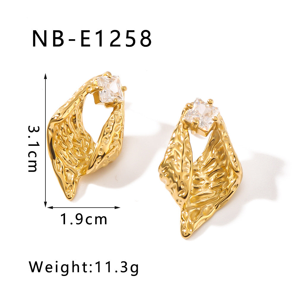 Orecchini da donna vintage asimmetrici geometrici in acciaio inossidabile con intarsio in zirconi e placcatura sottovuoto in oro 18 carati