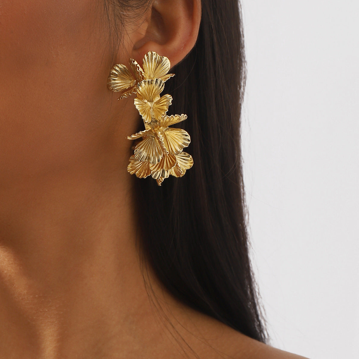 Pendientes de hierro con forma floral, estilo dulce y atrevido, con galvanoplastia para mujer
