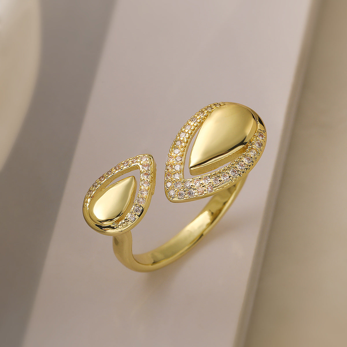 Irregular Geometric Copper Ring with 18K Gold Plating and Zircon Inlay for Women, Fashionable Minimalist Statement Band