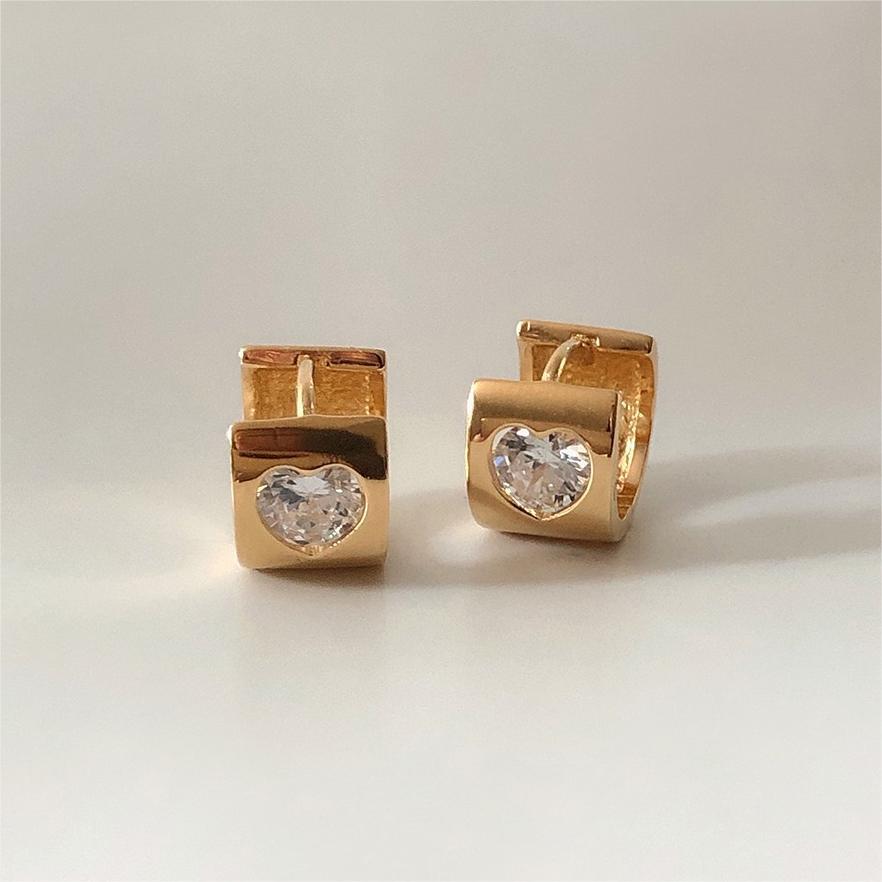 Orecchini a perno minimalisti a forma di cuore in argento sterling 925 con intarsio in zircone per donna