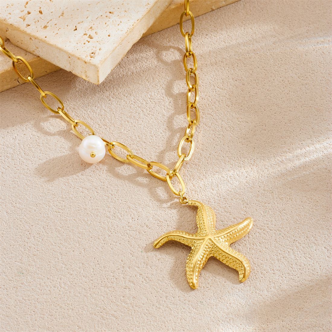 Minimalist Luxury Gold Plated Star Stainless Steel Necklace with Pearl Pendant Curb Chain for Women