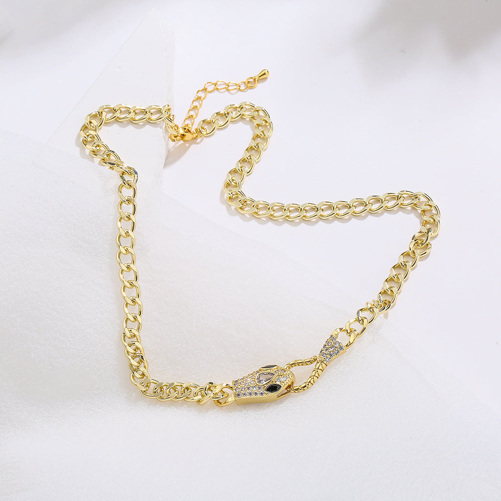 Collana minimalista geometrica serpente da donna in rame con placcatura in oro 18 carati e intarsio di zirconi