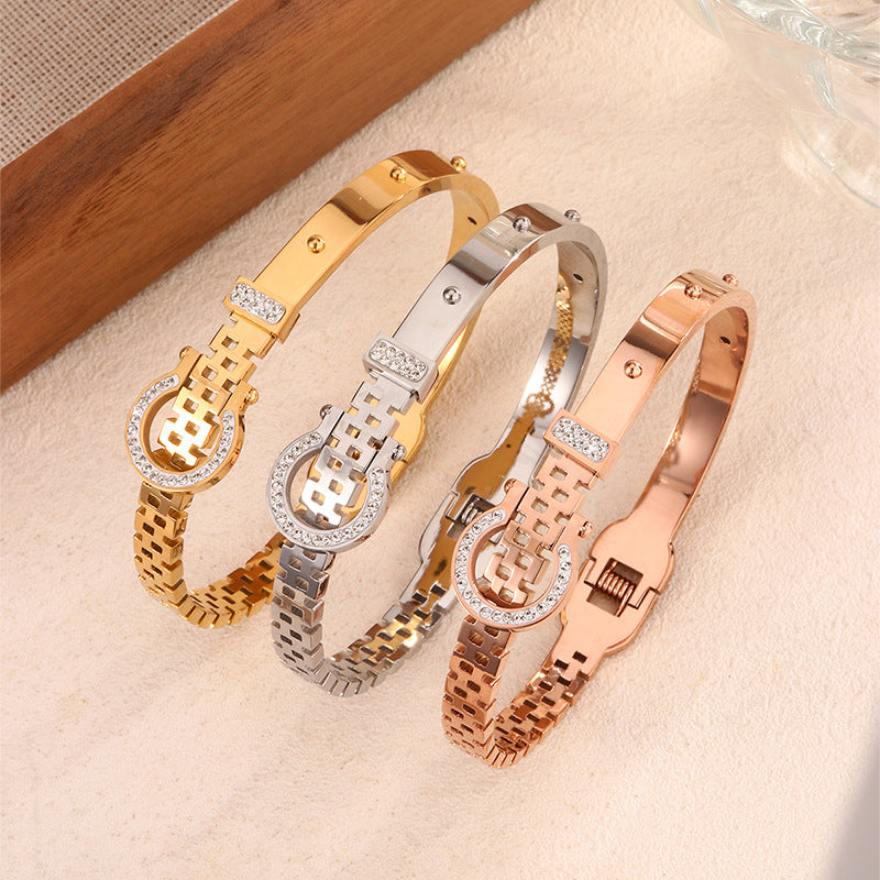 Braccialetto da donna in acciaio inossidabile con fibbia geometrica placcata e strass