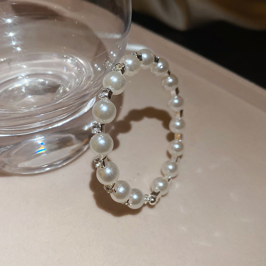 Elegante brazalete abierto de doble capa con perlas y diseño geométrico redondo, incrustaciones de pedrería y estilo vintage, accesorio minimalista de lujo