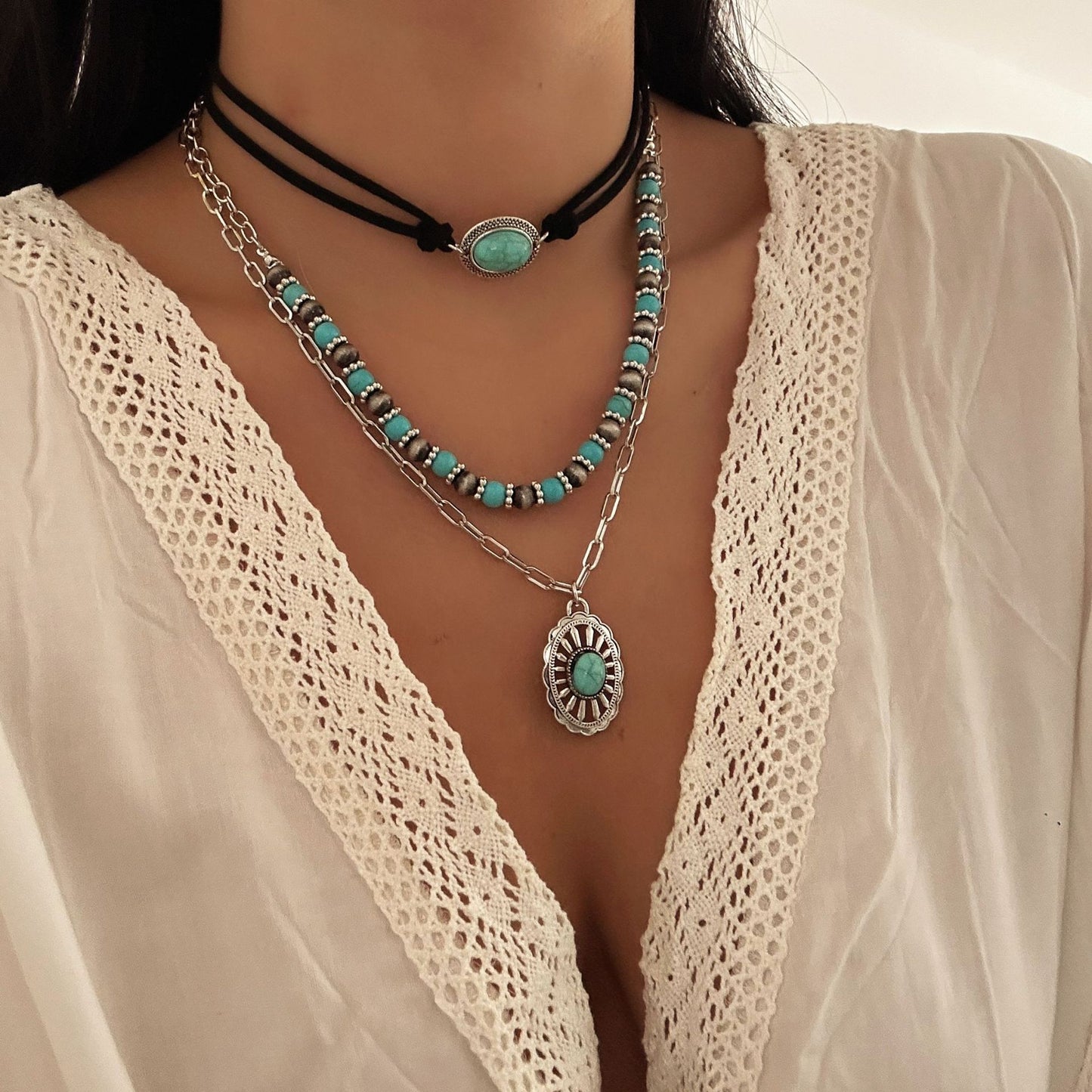 Collana con ciondolo in lega geometrico a croce a forma di testa di toro finta turchese etnica vintage da donna