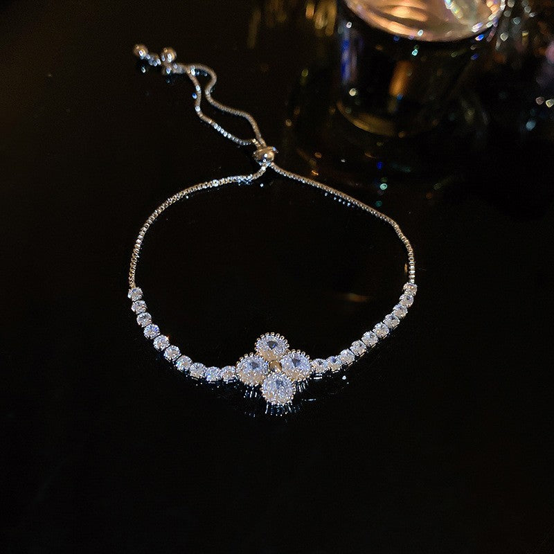 Fashionable Adjustable Square Heart-Shaped Glass Beaded Bracelet with Zircon Inlay for Women, Luxury Minimalist Hand Jewelry