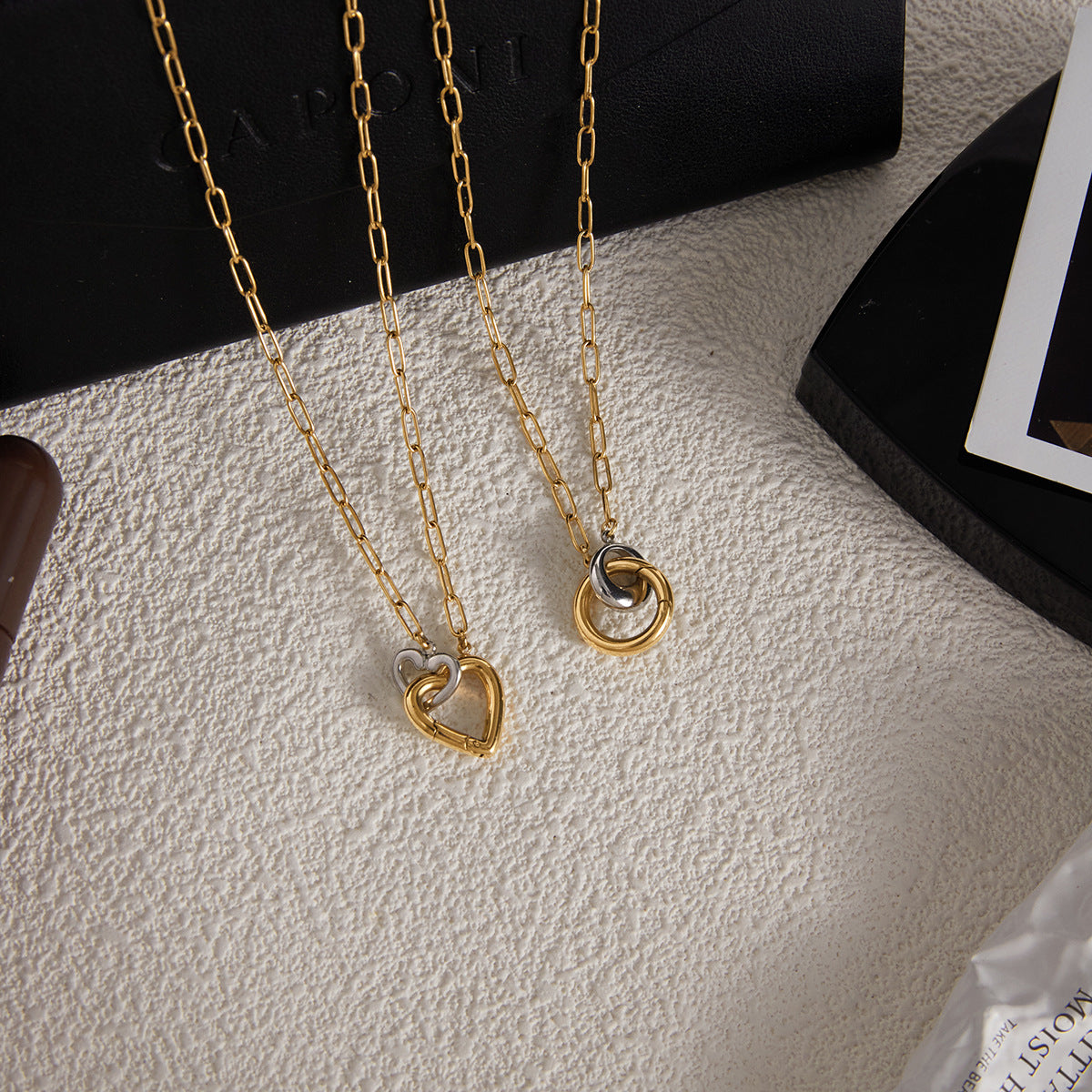 Collana con ciondolo a barra in acciaio inossidabile placcato in acciaio al titanio geometrico a forma di cuore, elegante e minimalista, per donne