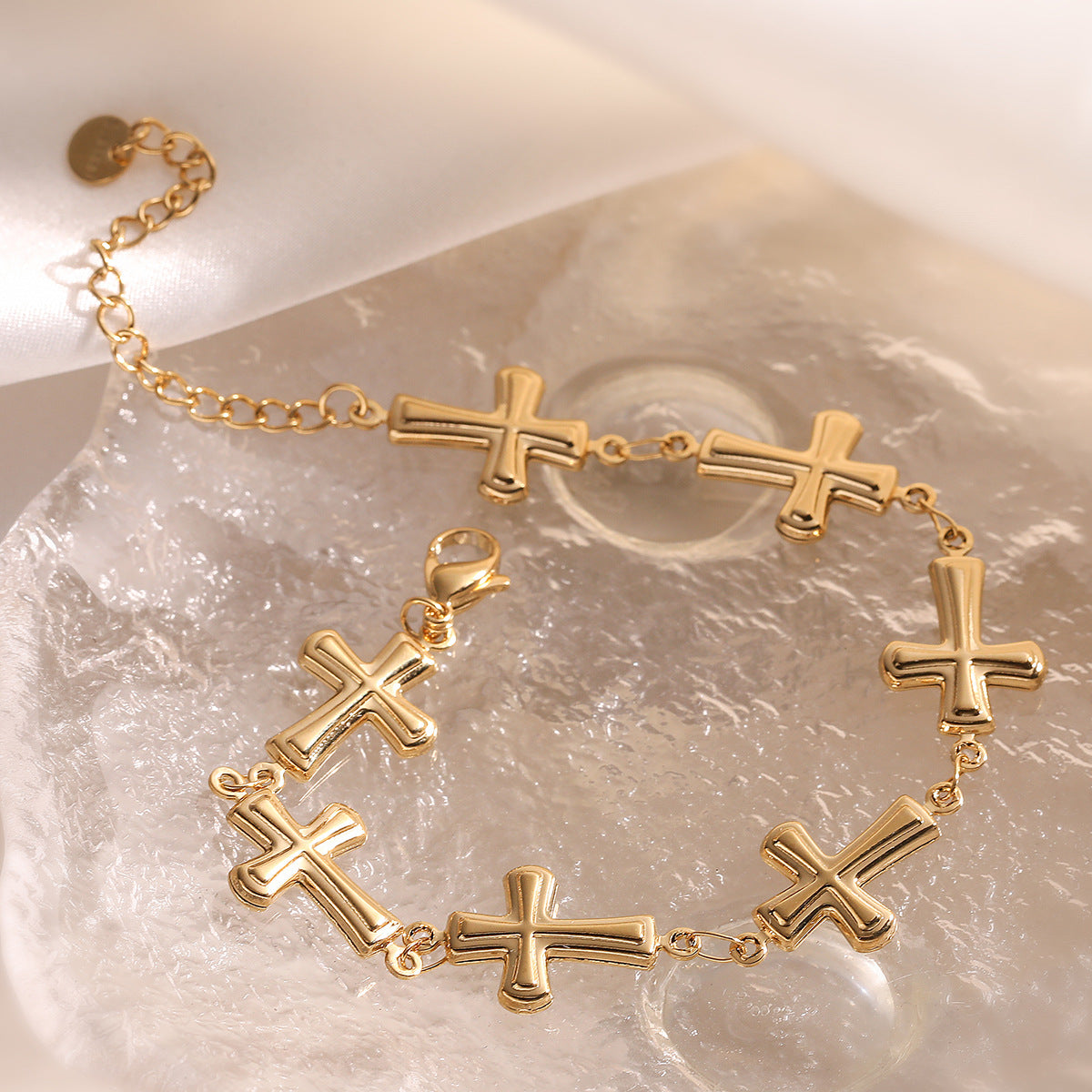Vintage Cross Pendant Stainless Steel Bracelet for Women with 18K Gold Plating, Fashionable and Versatile Hand Jewelry