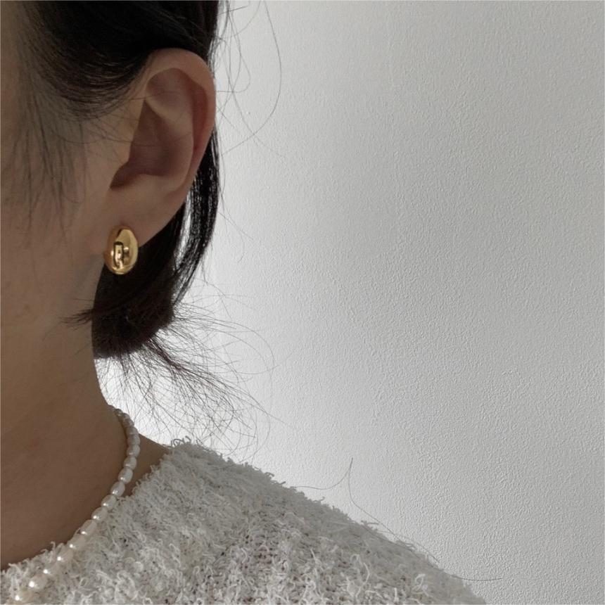 Minimalist Oval-Shaped 925 Sterling Silver Ear Clips with Plated Finish for Women