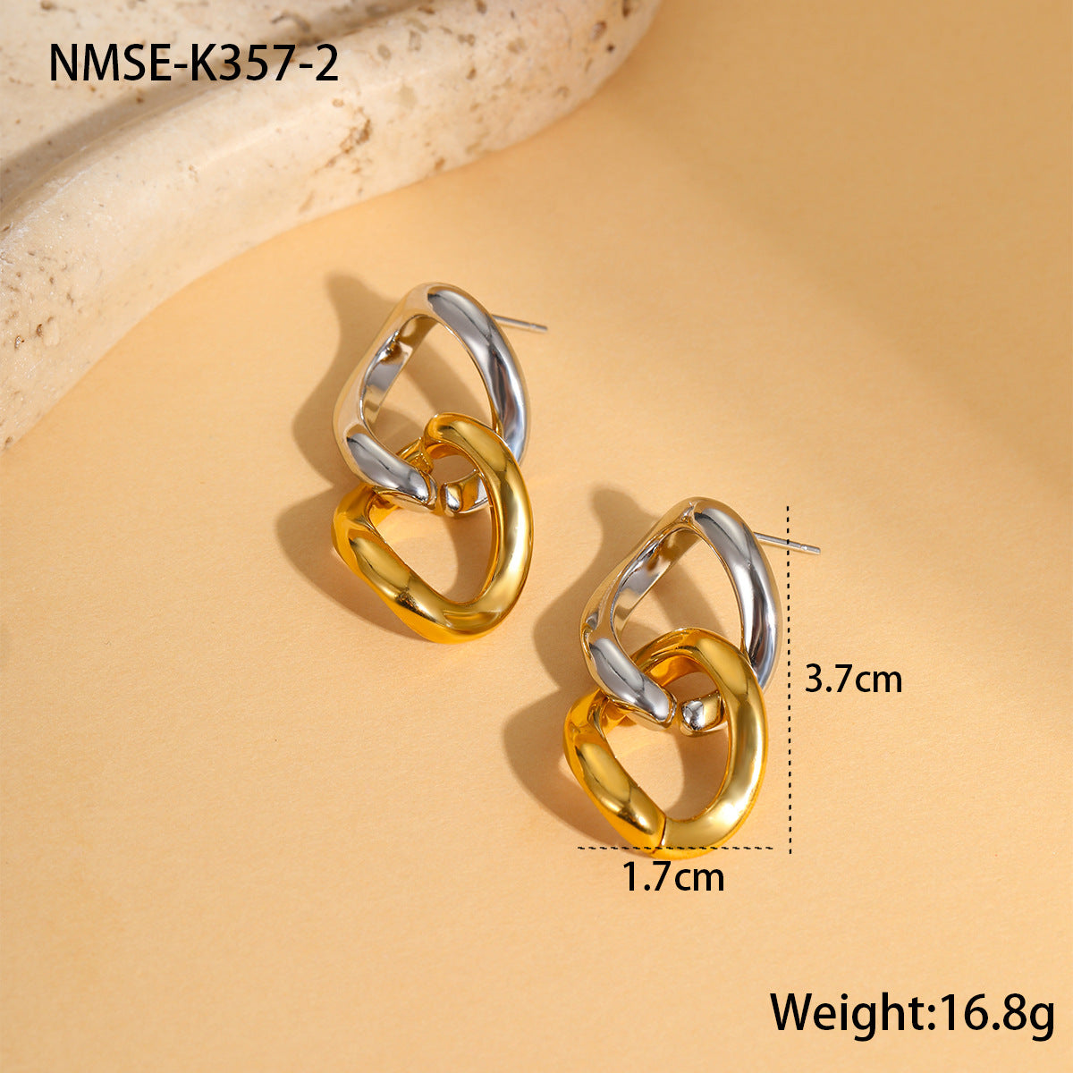 Orecchini geometrici minimalisti in acciaio inossidabile con design ad anello di Möbius e finitura placcata
