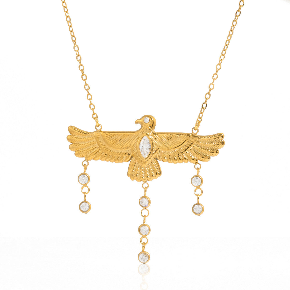 Collana da donna minimalista con ciondolo a forma di aquila in acciaio al titanio con intarsio di strass su catena in acciaio inossidabile