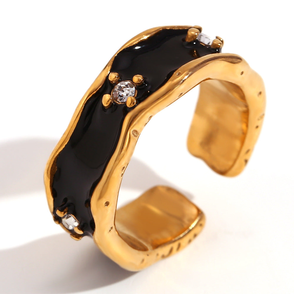 Anillo Minimalista Geométrico de Acero Inoxidable con Baño de Oro de 18K y Diseño Irregular con Micro Pavé para Mujer