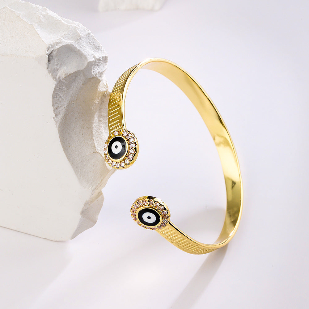 Minimalist Fashion Eye-Shaped Copper Bracelet with 18K Gold Plating and Zircon Inlay for Women