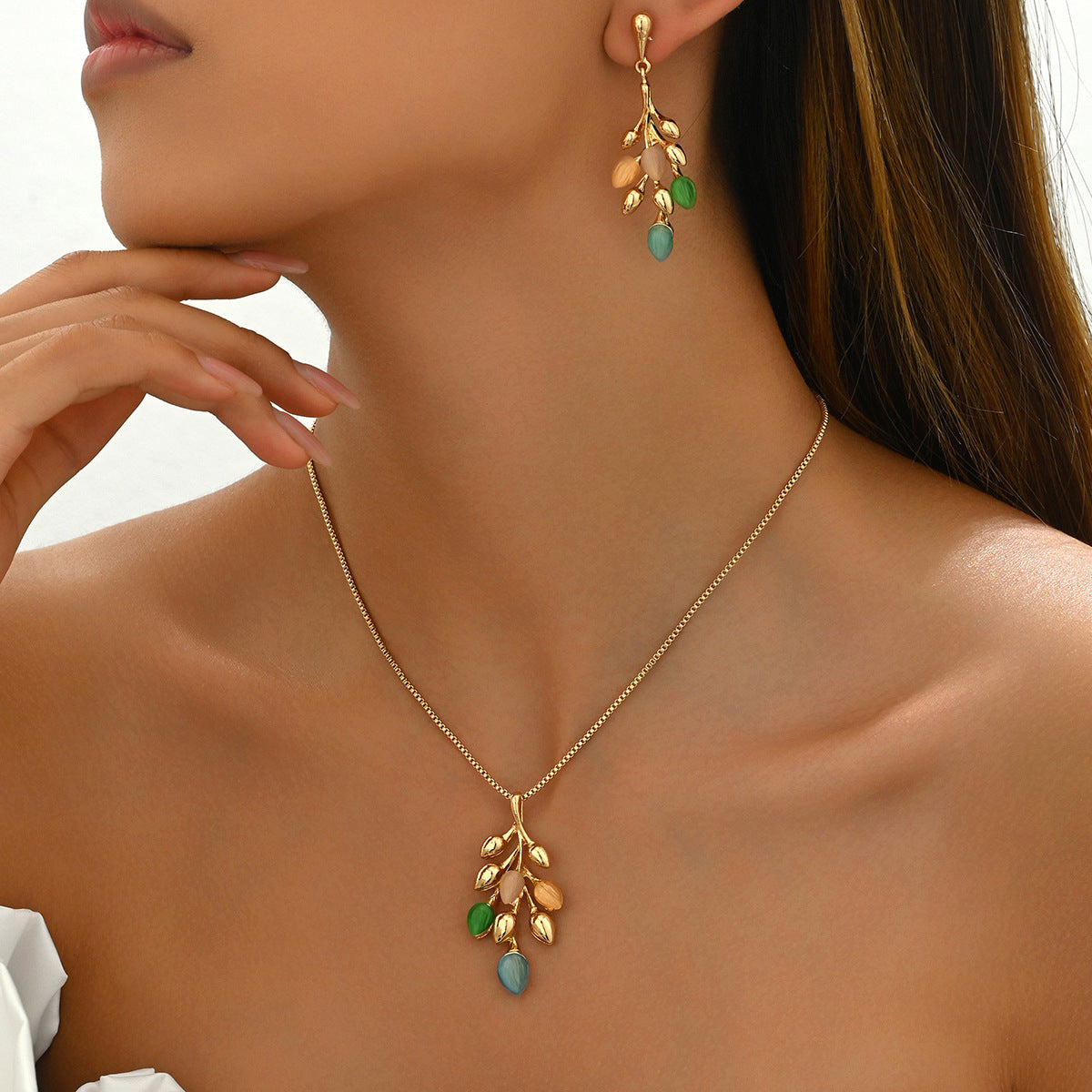 Juego de collar con colgante de espiga de trigo floral rústico dulce con incrustaciones de diamantes de imitación en cobre para mujer
