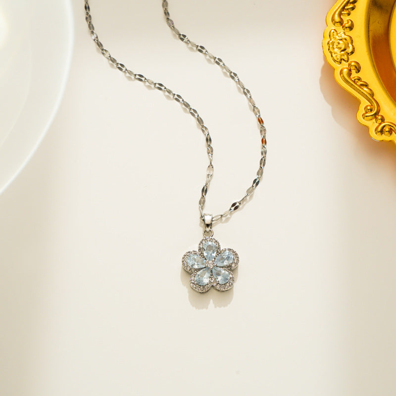 Collar con colgante geométrico floral minimalista para mujer, cadena con medallón de acero titanio con incrustaciones de diamantes de imitación y chapado al vacío