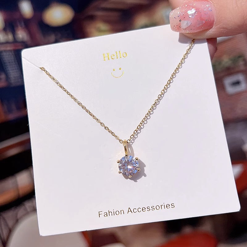 Collana con Pendente Minimalista in Acciaio al Titanio a Forma di Animale da Donna con Intarsio di Strass e Finitura Placcata