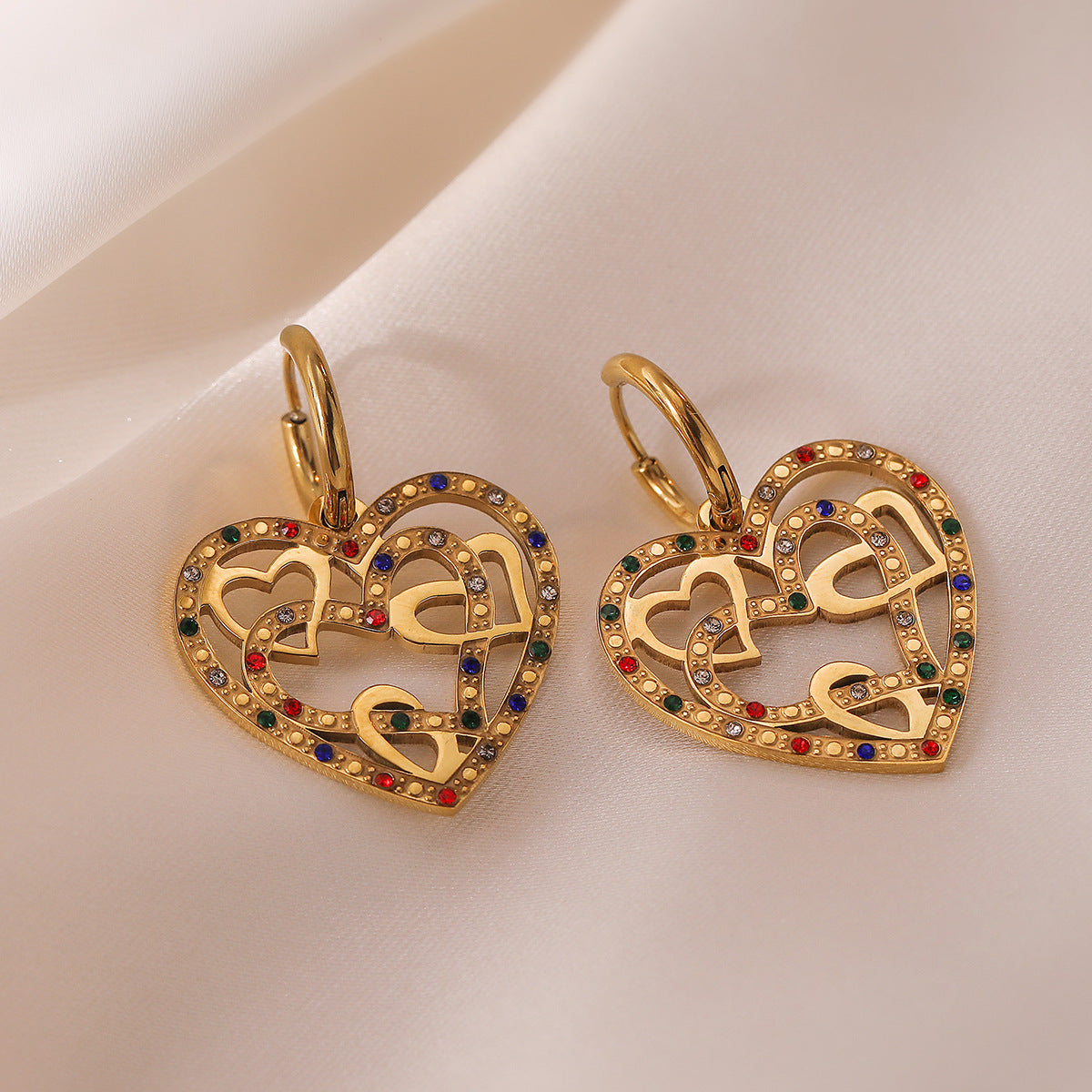 Orecchini a Cuore in Acciaio al Titanio Stile Vintage con Placcatura in Oro Autentico e Intarsio di Zirconi per Donna
