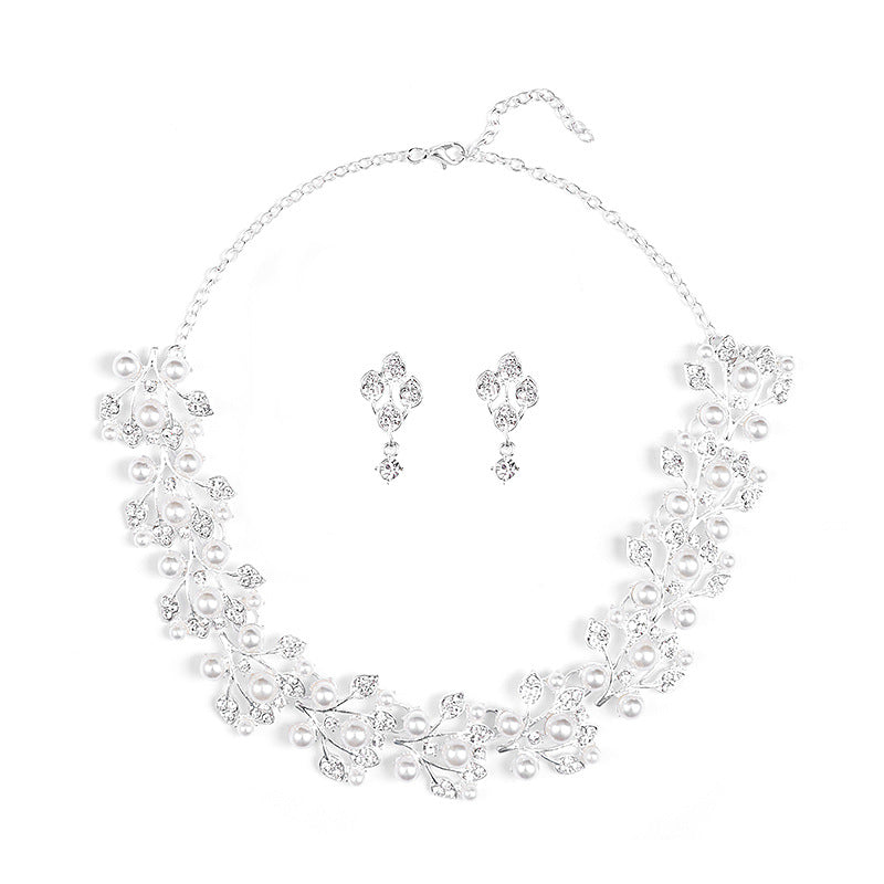 Fashion OL Style Leaf-Shaped Alloy Necklace and Earrings Set for Women with Electroplated Finish