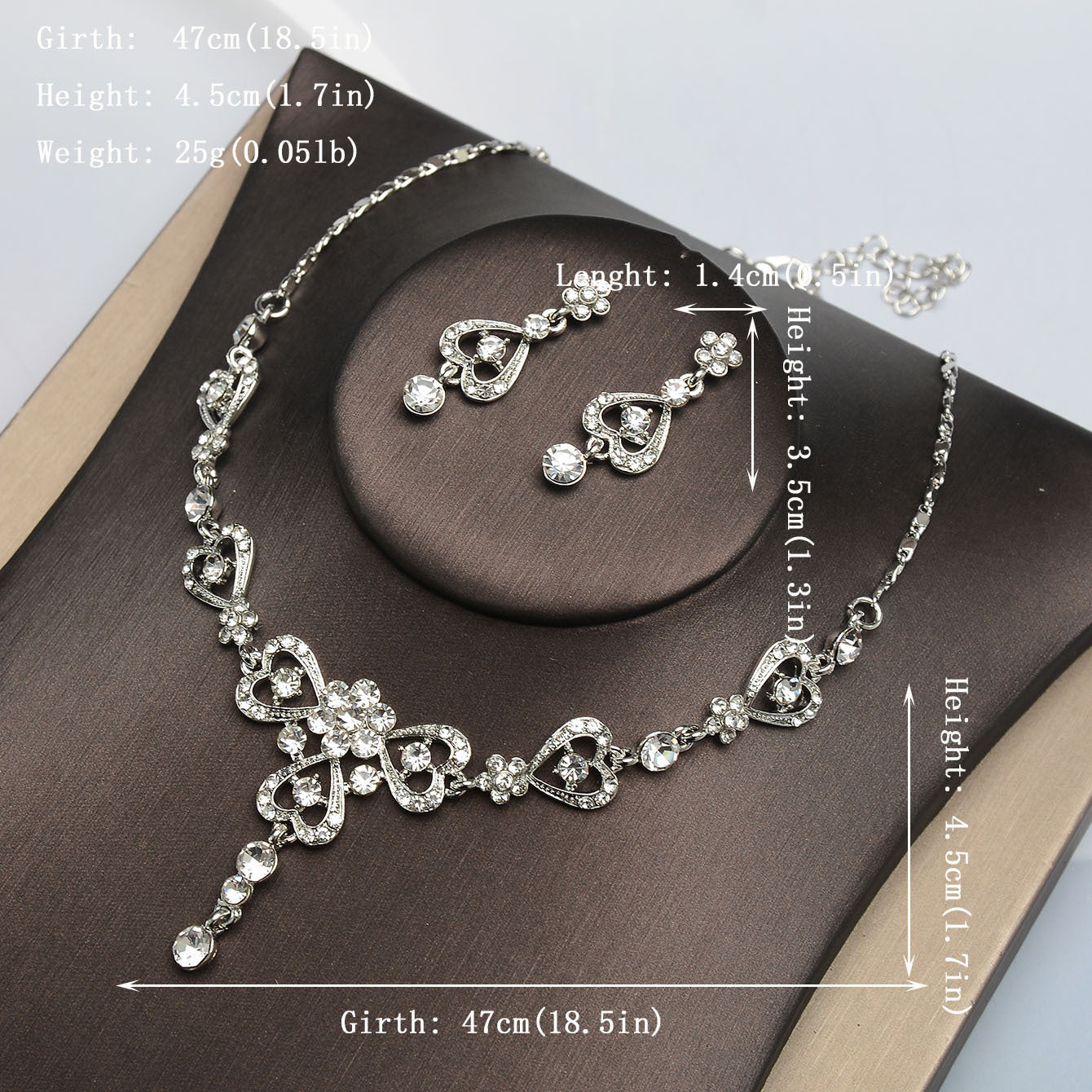 Set di collana con ciondolo a corona in lega intarsiata con strass dolci e orecchini con catena a sfera da donna