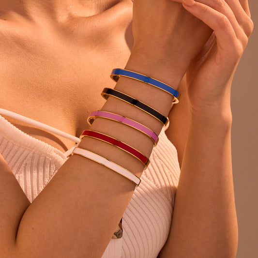 Fashionable Minimalist Stainless Steel Bracelet with Plated Finish Geometric Design for Women