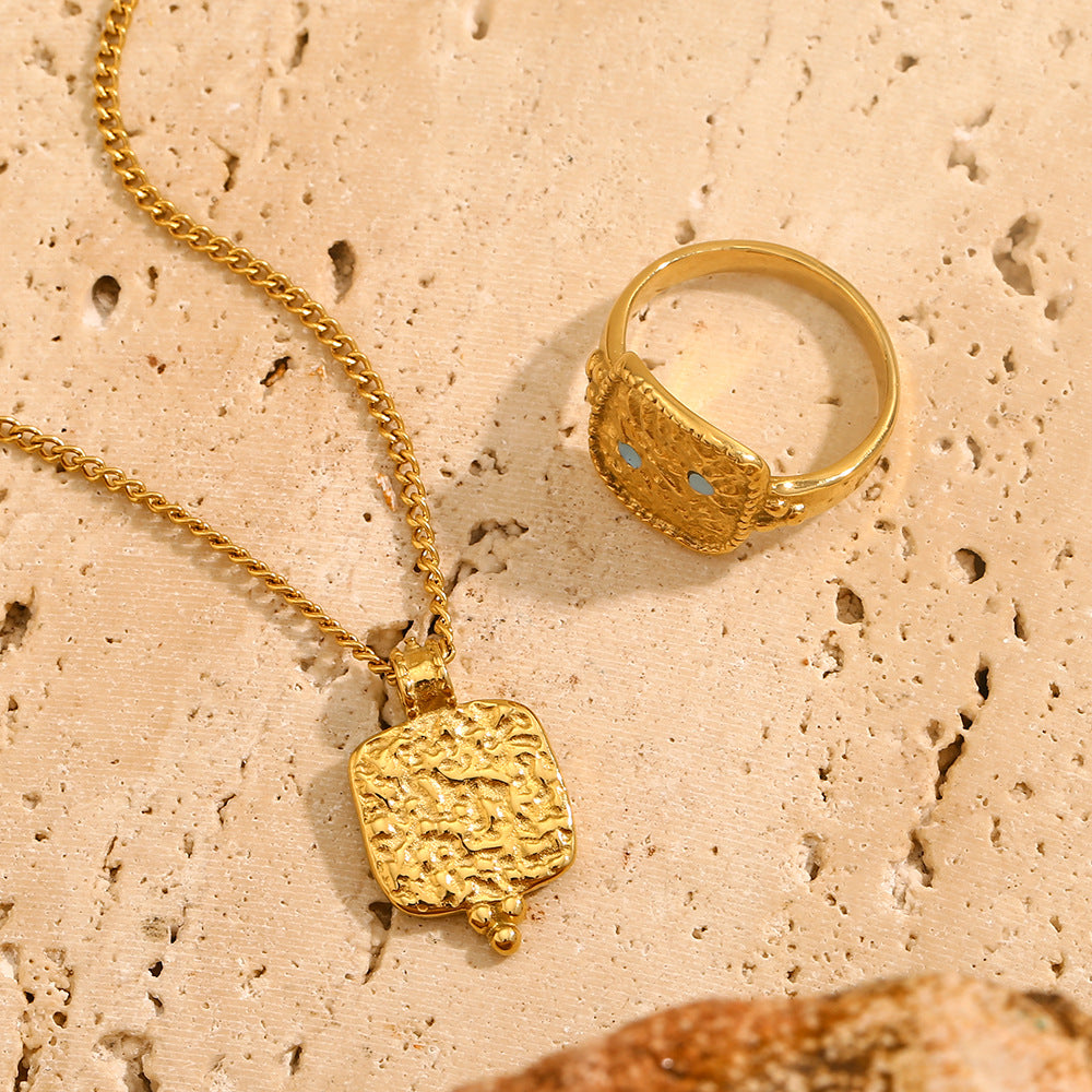 Collana con Pendente Minimalista Geometrico a Stella e Sole in Acciaio Inossidabile con Placcatura in Oro 18K e Dettagli in Smalto per Donna