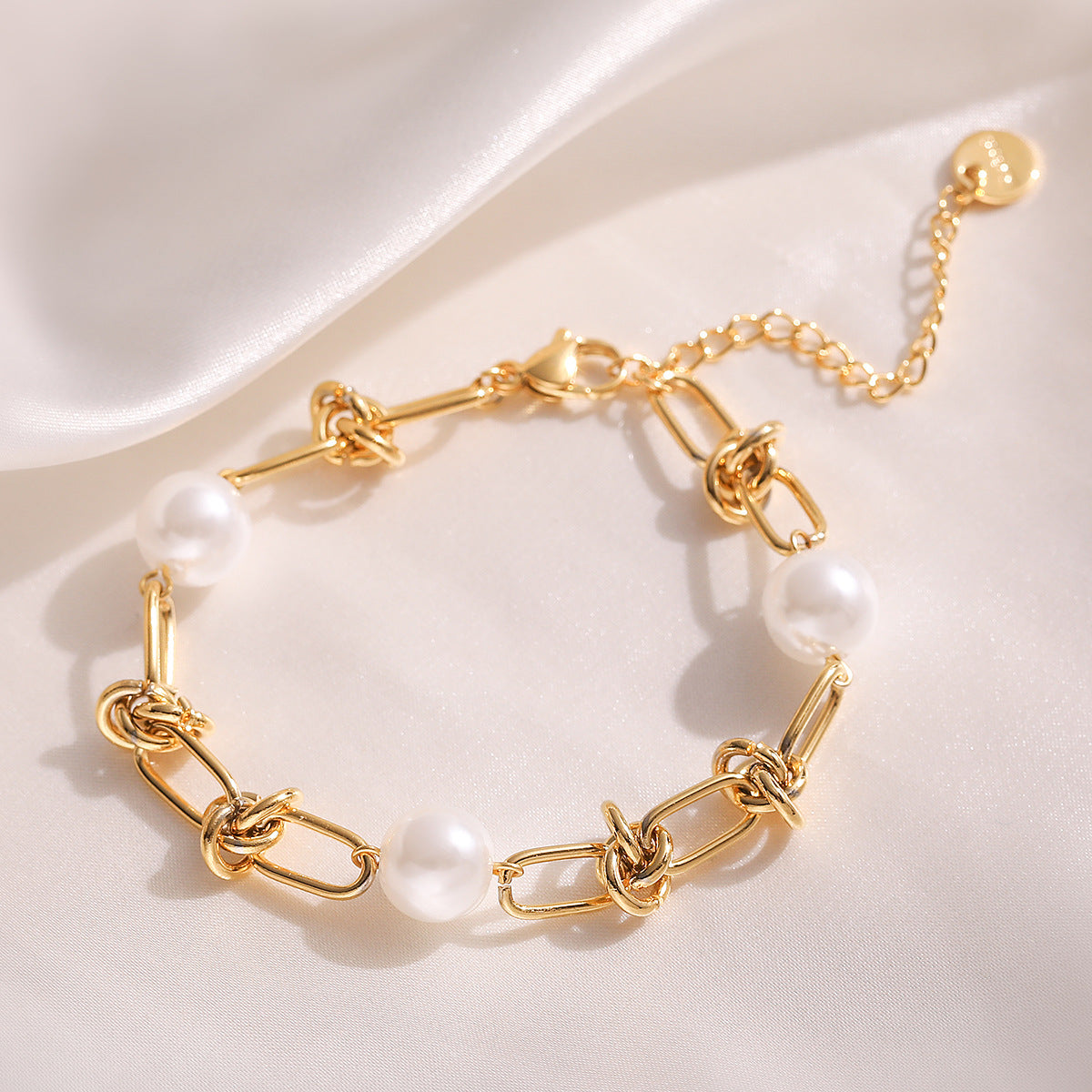 Vintage Minimalist Geometric Stainless Steel Plated Pearl Bracelet for Women