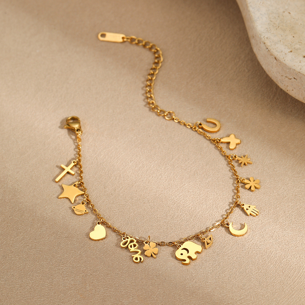 Fashionable Geometric Stainless Steel Bracelet with 18K Gold Plating for Women