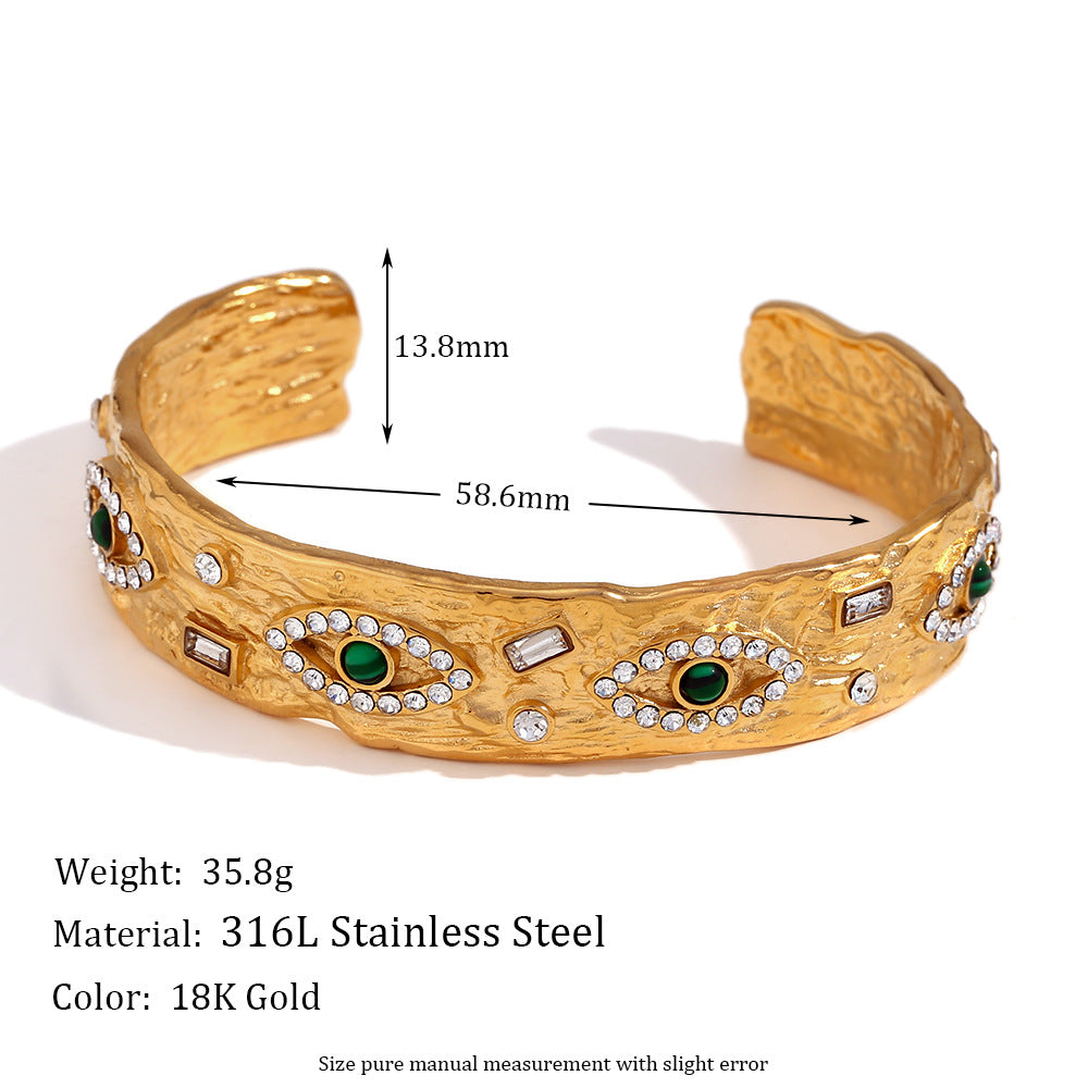 Collana minimalista con pendente geometrico a forma di occhio in malachite e zirconi in acciaio al titanio placcato oro da donna