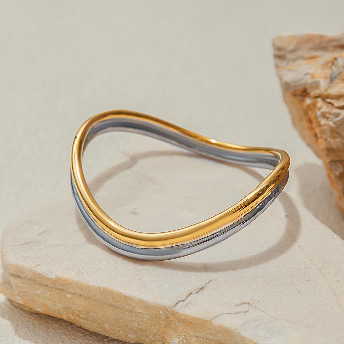 Bracciale da donna in acciaio inossidabile placcato oro 18 carati con motivo geometrico rotondo alla moda