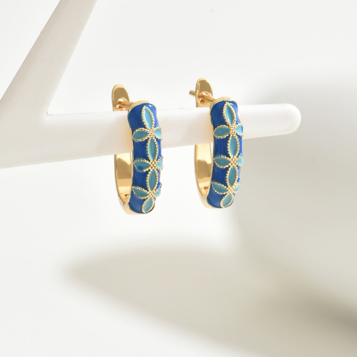 Pendientes Minimalistas Florales Vintage con Diseño de Trébol en Cobre y Acero Inoxidable con Acabado Esmaltado