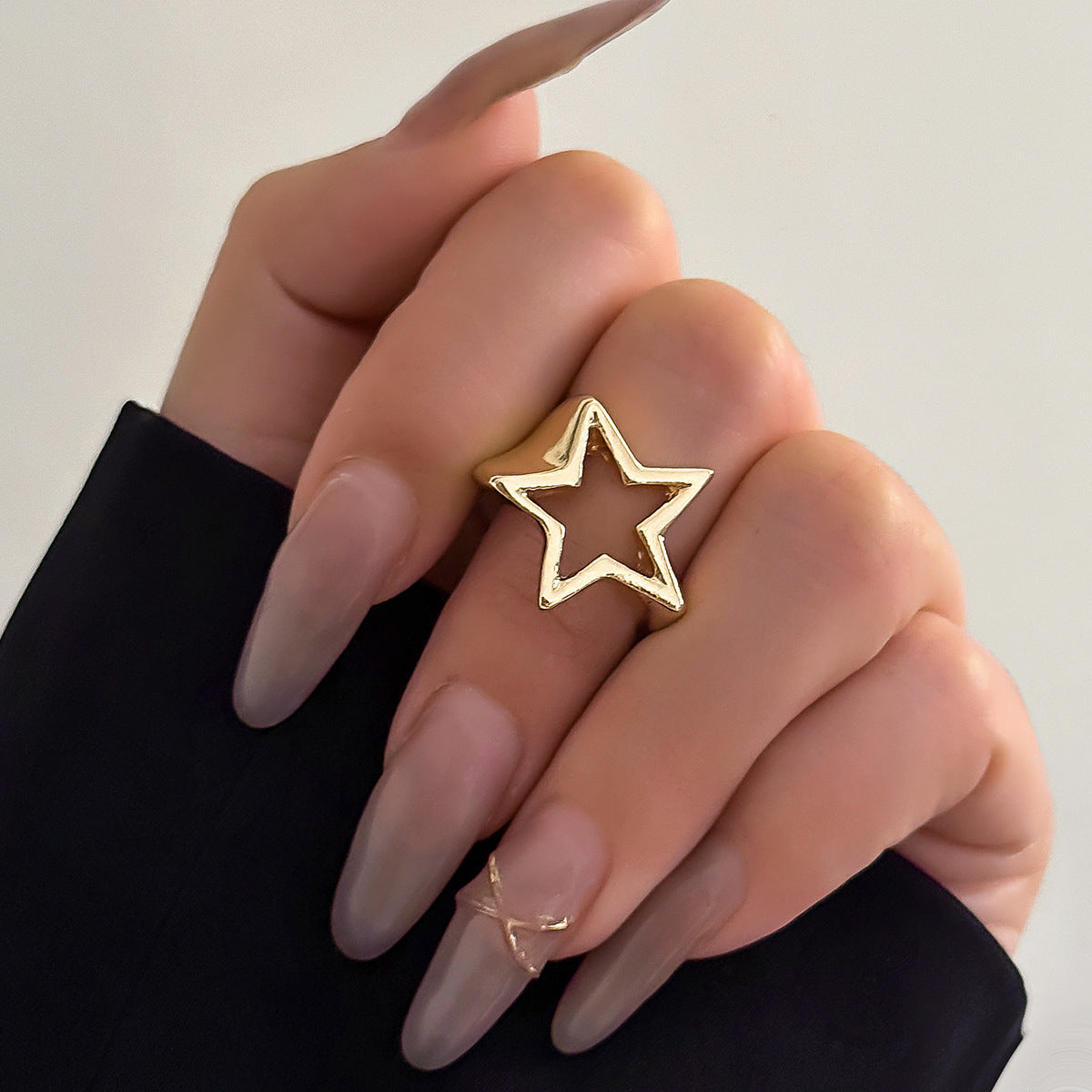 Set di anelli da donna in lega a forma di stella geometrica minimalista con finitura placcata