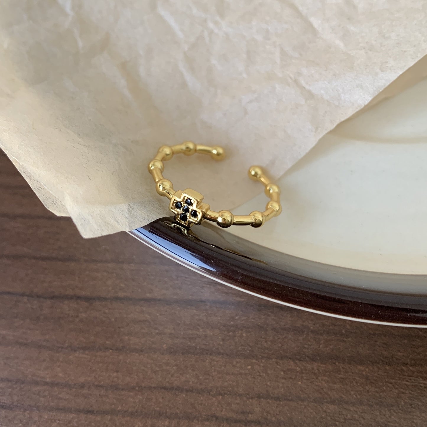 Anello Geometrcio a Croce Vintage Minimalista in Argento Sterling 925 Placcato Oro con Diamanti Neri