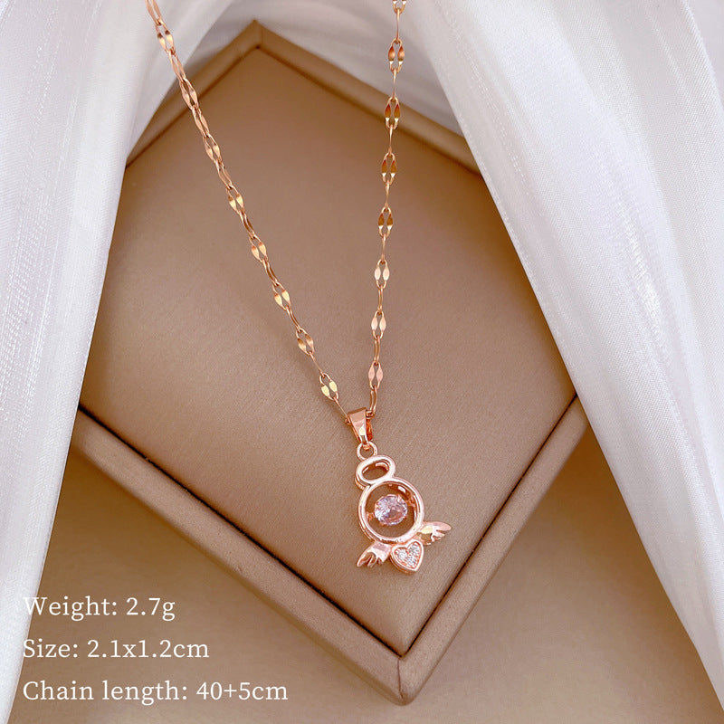 Elegante Collar con Colgante de Ángel para Mujer y Hombre con Forma Geométrica, Cadena de Acero Inoxidable, Motivo Lunar, Gargantilla de Lujo Ligera