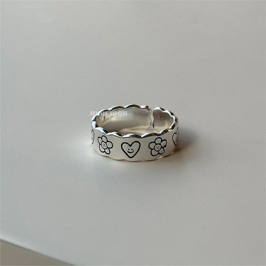 Minimalist Heart-Shaped 925 Sterling Silver Ring with Polished Finish and Geometric Accent for Women