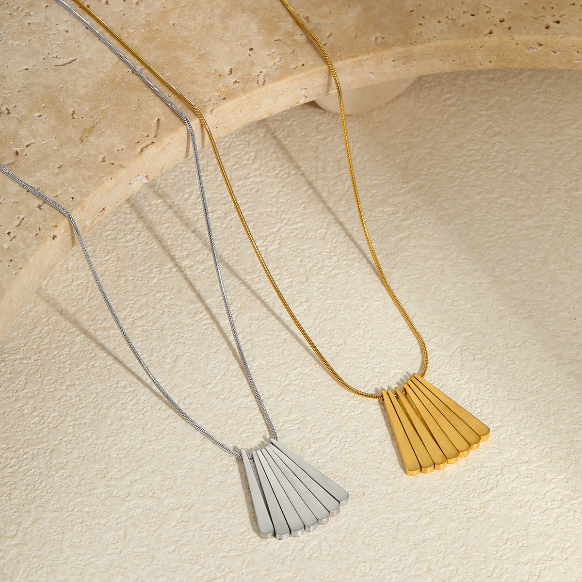 Minimalist Geometric Stainless Steel Necklace with 18K Gold Plating for Women, Delicate Clavicle Chain