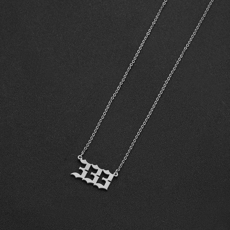 Collana con Ciondolo Numero Fortunato alla Moda per Donna in Acciaio Inossidabile e Acciaio al Titanio con Finitura Placcata Stile Catena Snake Design Numerico Minimalista