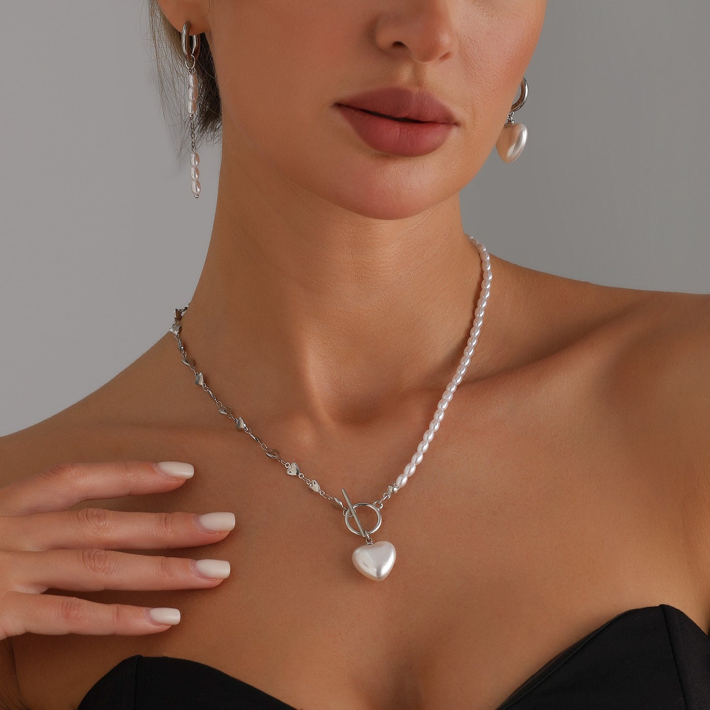 Fashionable Heart-Shaped Alloy Pendant Necklace with Plated Finish for Women Clavicle Chain Set