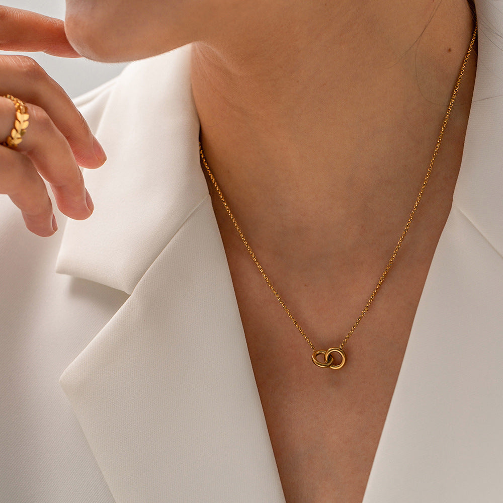 Collar con colgante geométrico minimalista de titanio y acero con acabado chapado para mujer, delicada cadena para suéter para otoño e invierno