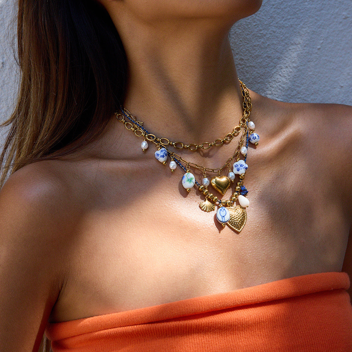 Collar con colgante minimalista de corazón de acero de titanio con acabado chapado para mujer, delicada cadena para la clavícula