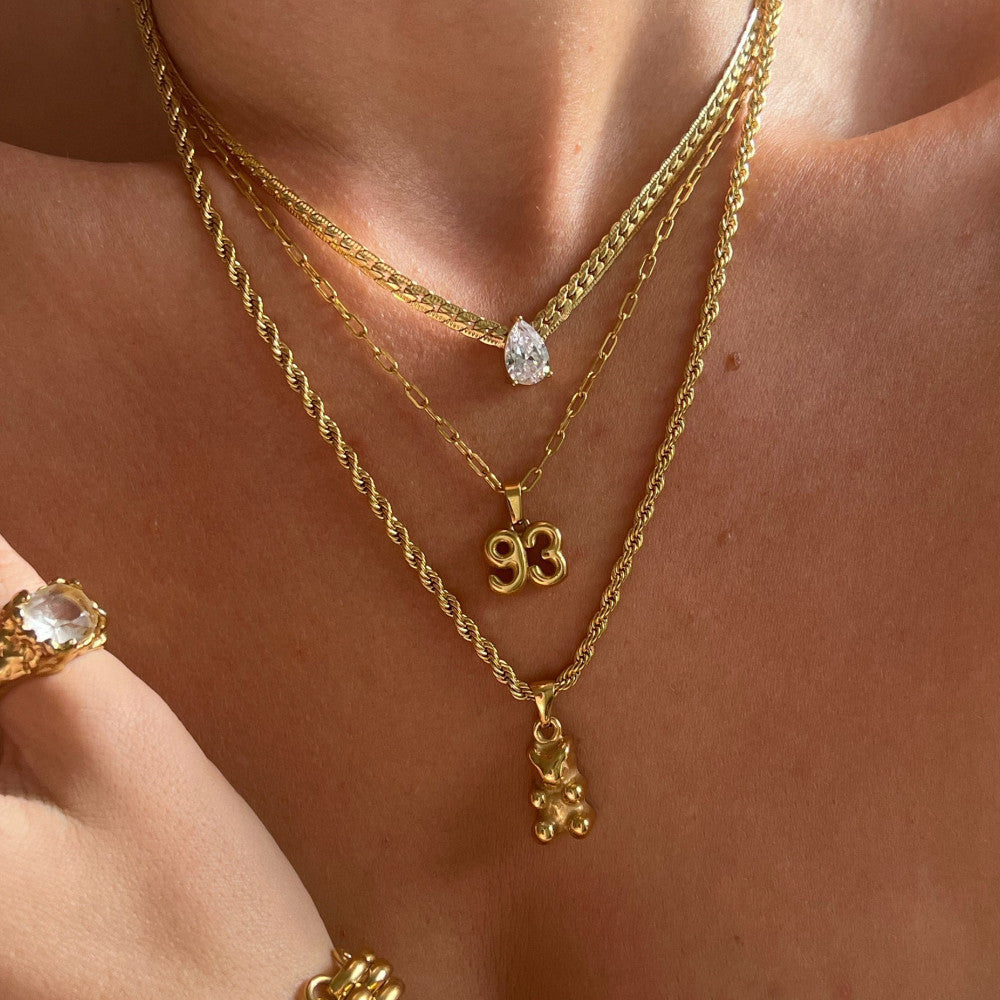 Luxury Business Plated Brass Number Letter Pendant Necklace Rope Figaro Chain Charm Bar for Women