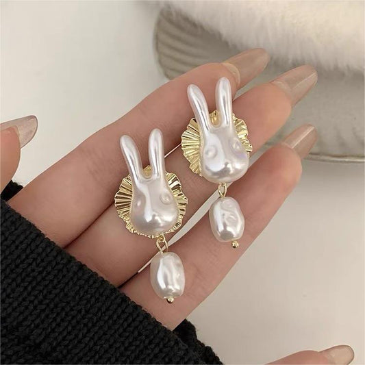 Orecchini a Perno a Forma di Coniglio Carino con Perle per Donne Stile Fresco e Dolce di Ispirazione Barocca con Perni in Argento Sterling S925 e Finitura Galvanizzata
