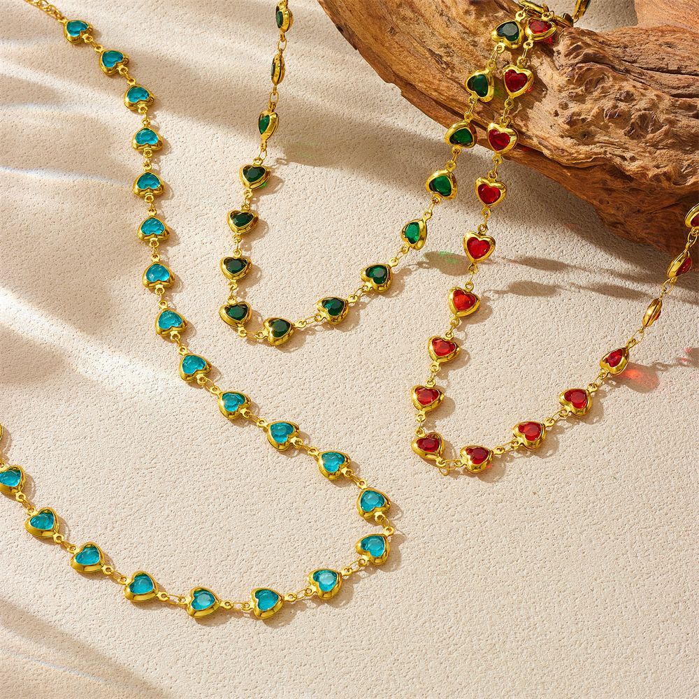 Sweet Minimalist Heart-Shaped Rhinestone Pendant Necklace in Stainless Steel with Plated Finish