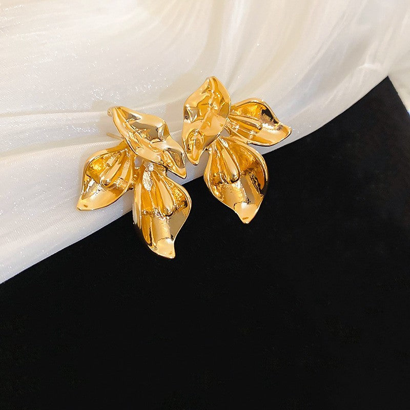 Orecchini da donna geometrici minimalisti in metallo con finitura lucida e placcatura in oro, per l'uso quotidiano
