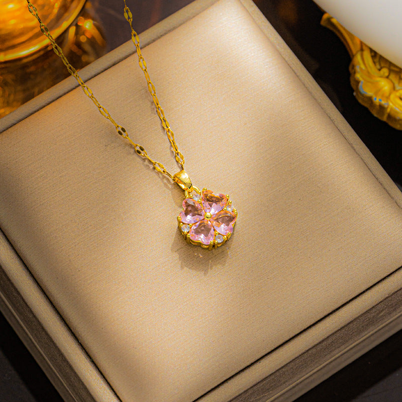 Luxury Style Four-Leaf Clover Pendant Necklace for Women in Titanium Steel with Rhinestone Inlay on Wavy Chain