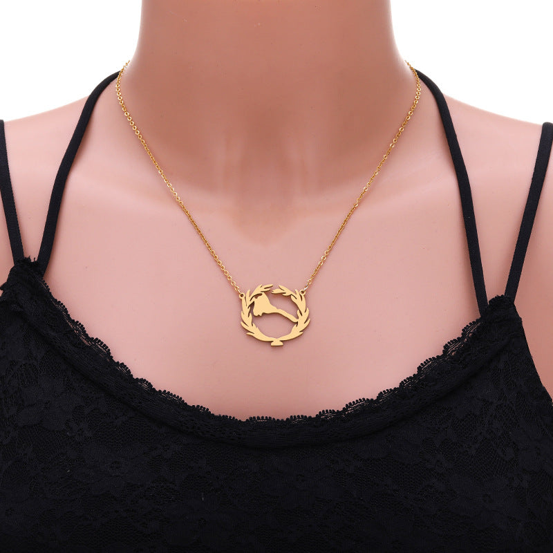 Collana con ciondolo etnico geometrico in acciaio inossidabile con finitura placcata da donna, gioielli per clavicola con catena a O