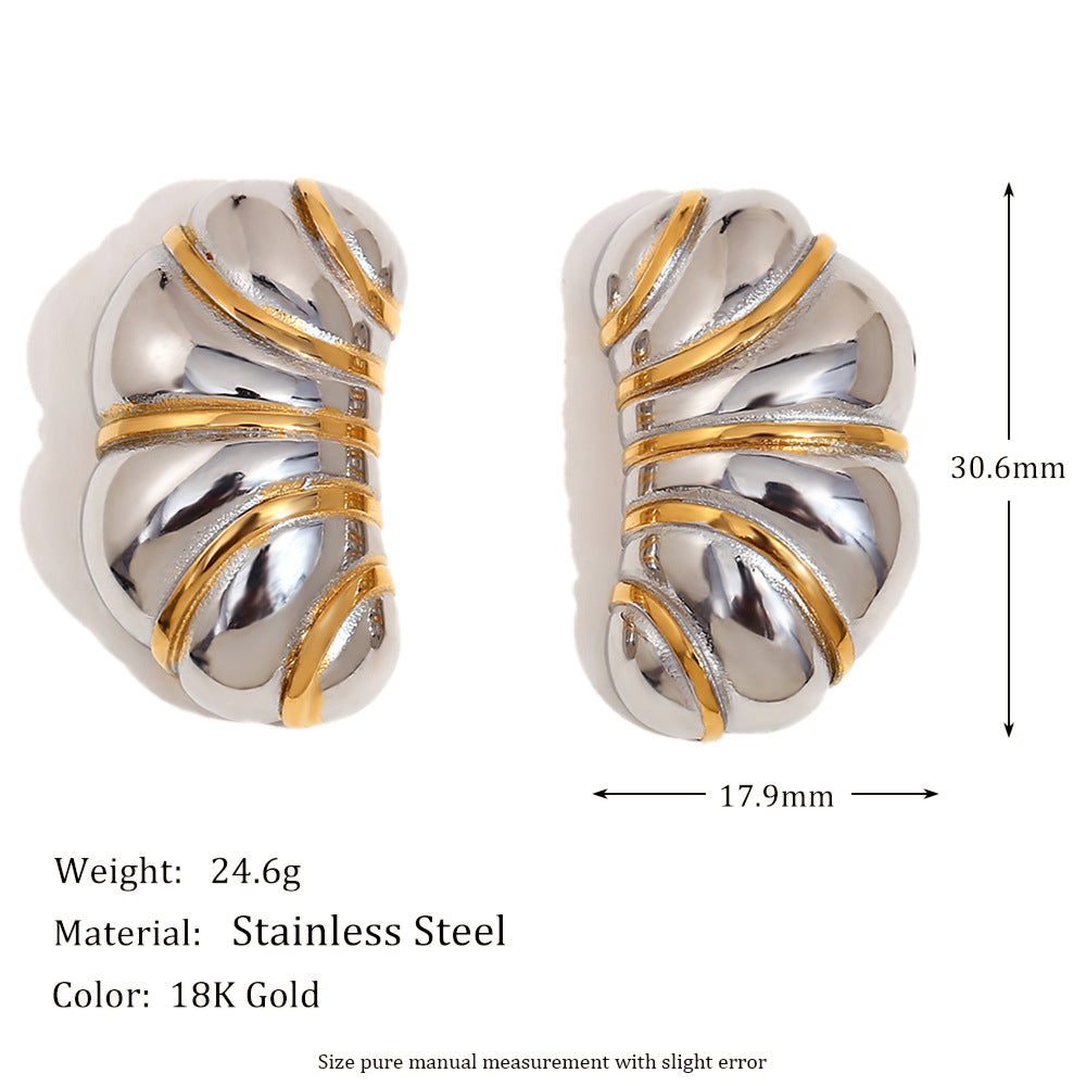 Orecchini minimalisti geometrici da donna in acciaio inossidabile placcato oro 18K con design a petalo plissettato irregolare