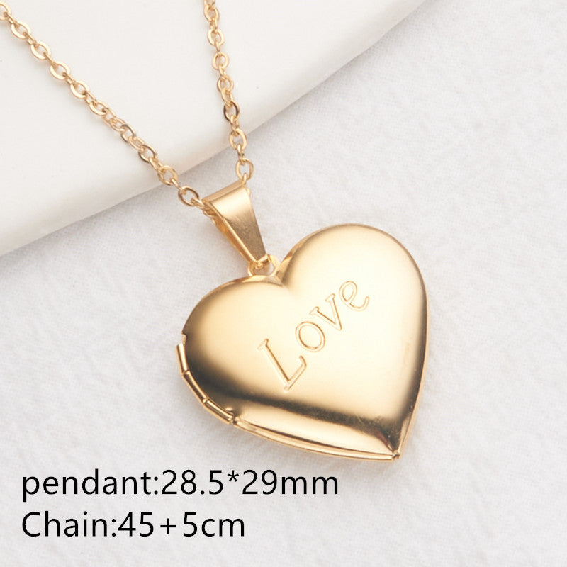 Collana con ciondolo a forma di cuore in acciaio inossidabile stile INS con montatura in acciaio al titanio e finitura in argento/oro galvanizzato