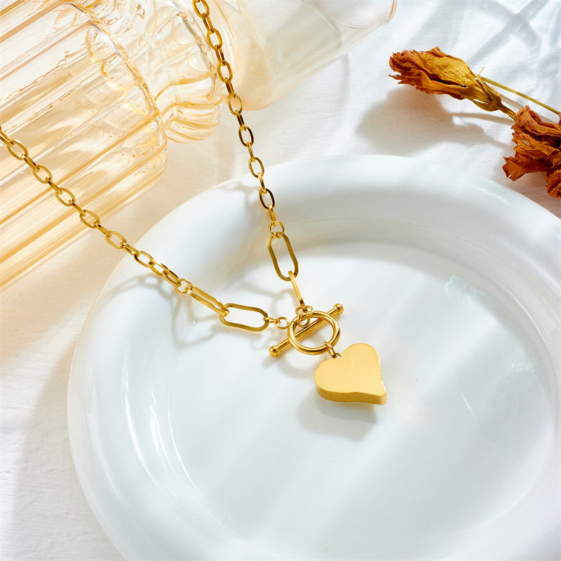 Collana con ciondolo a cuore in cristallo iridescente sfaccettato ispirato al vintage con catena a serpente in acciaio inossidabile da donna